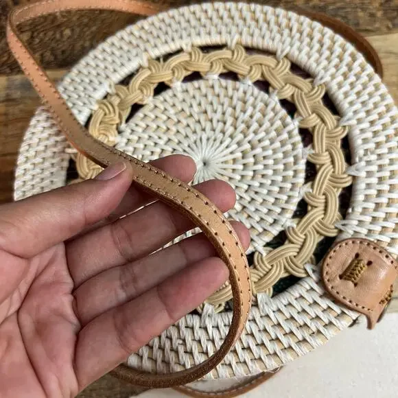 Round Woven Straw Crossbody Bag Boho Basket Purse Leather Strap - Picture 9 of 11